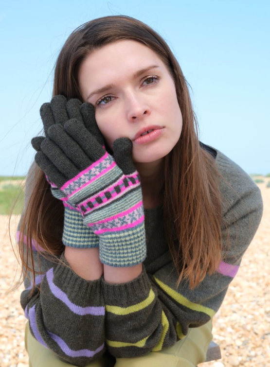 Cochineal Dot & Cross Gloves